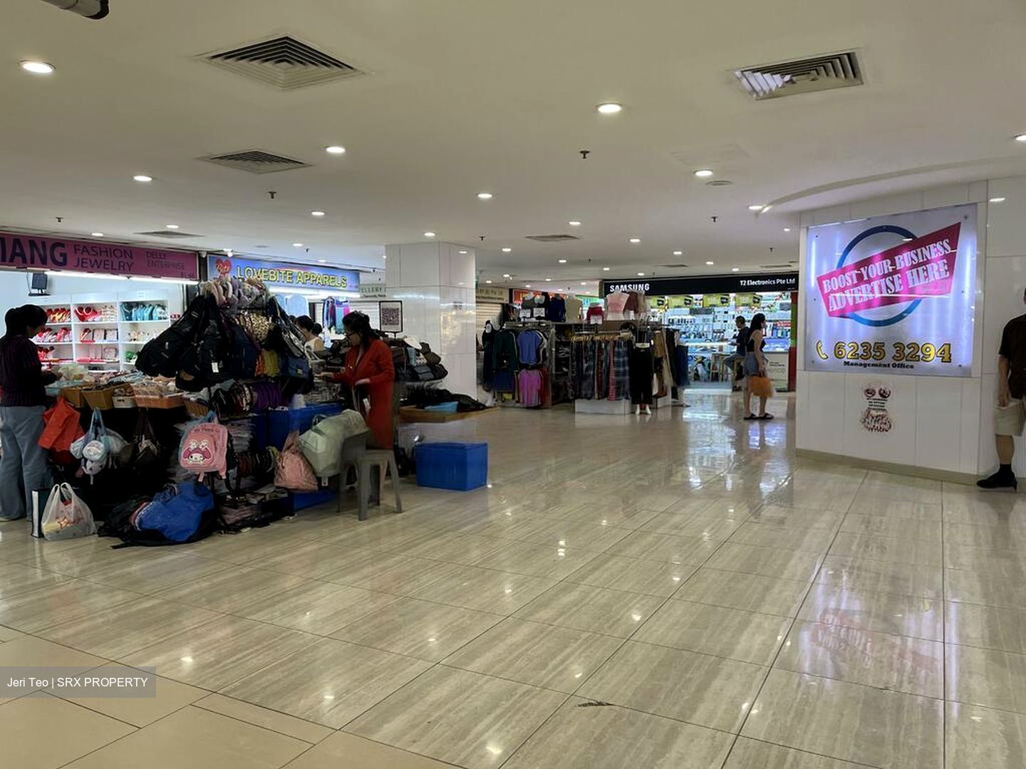 Lucky Plaza (D9), Shop House #464086191